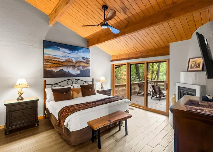 Holiday home Private Creekside Waterfront Retreat